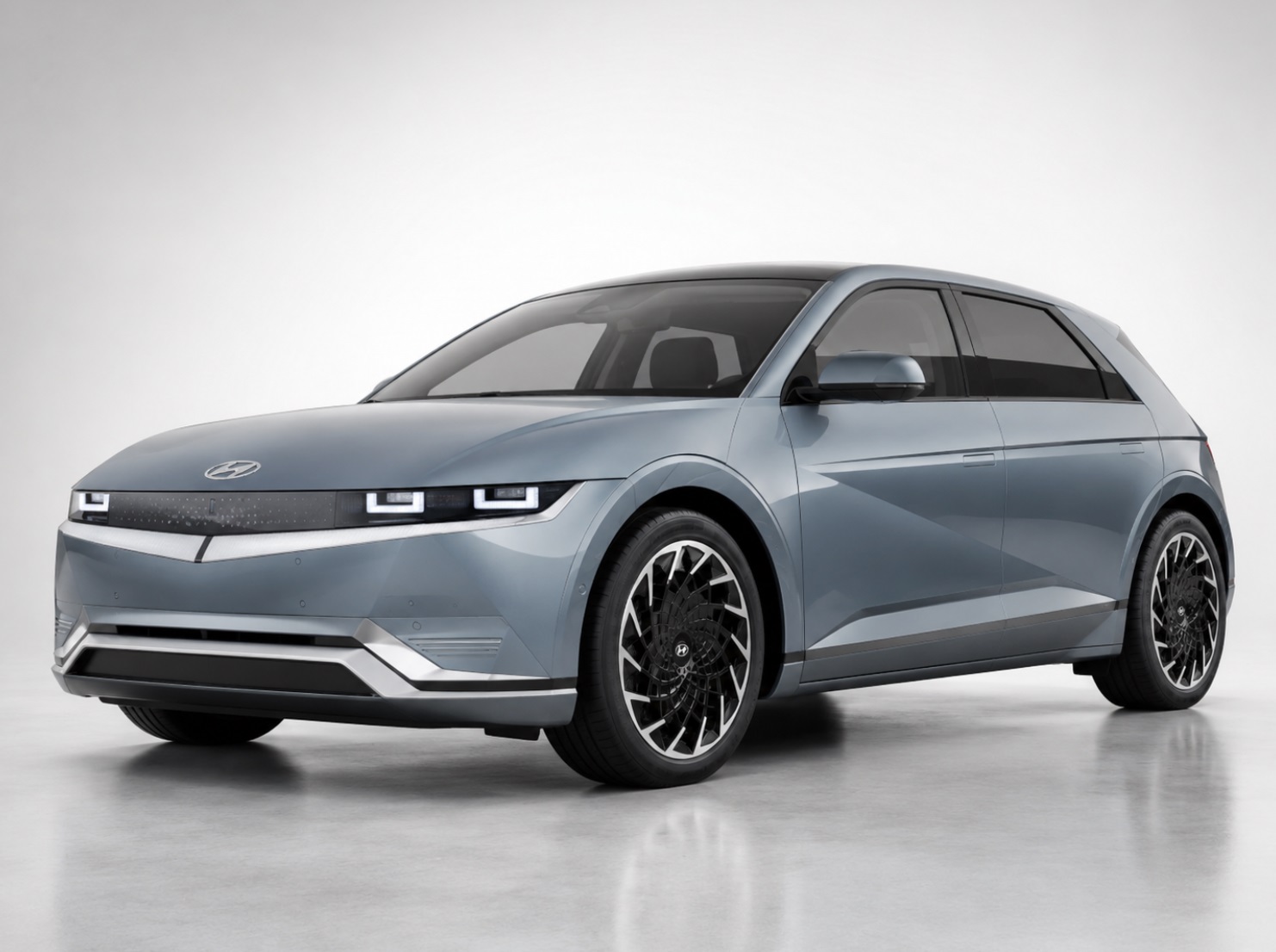 Городской маневренный и трассовый лидер: тест-драйв Hyundai Ioniq